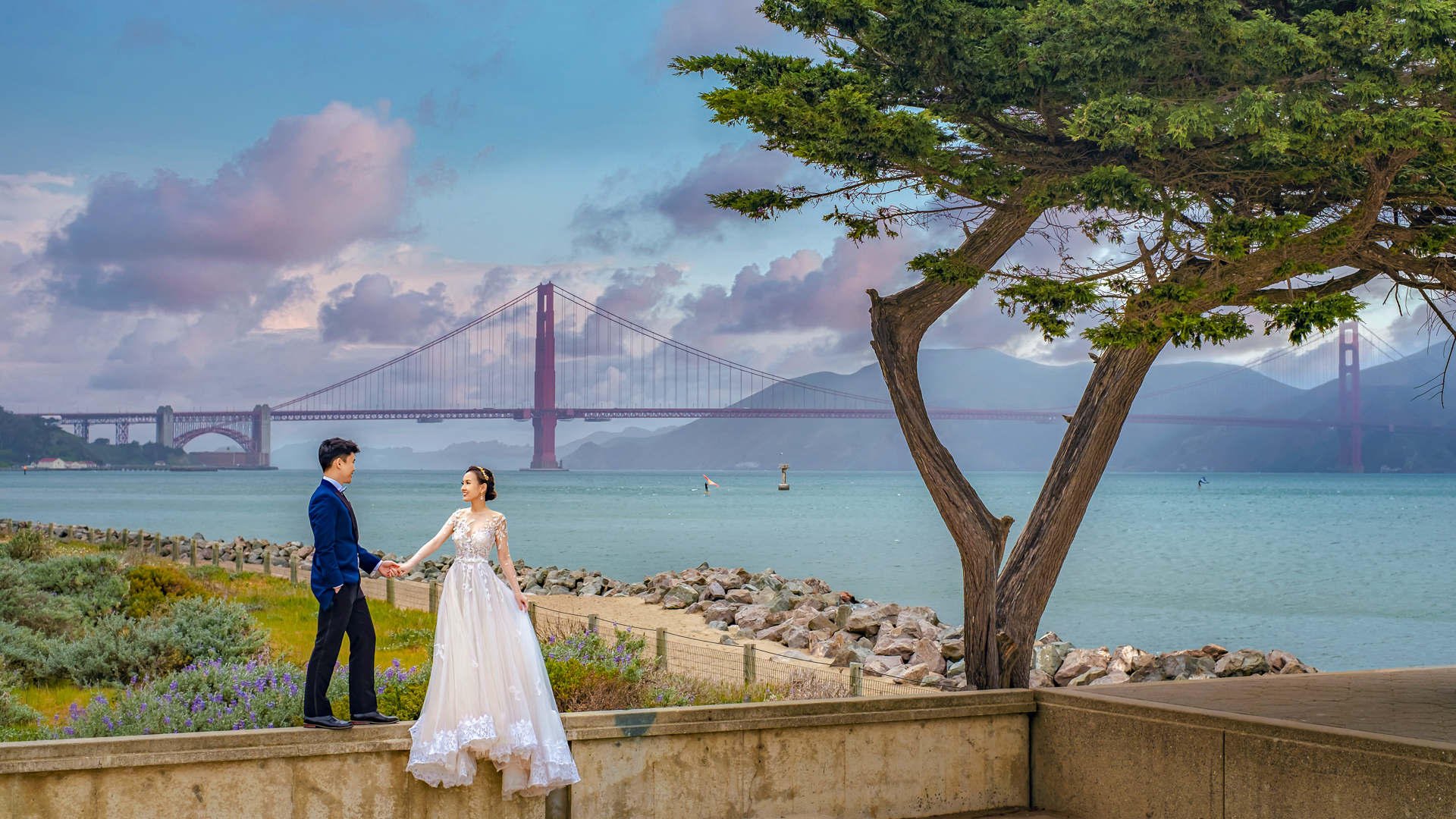 pre wedding photoshoot in san Francisco Golden Gate Bridge